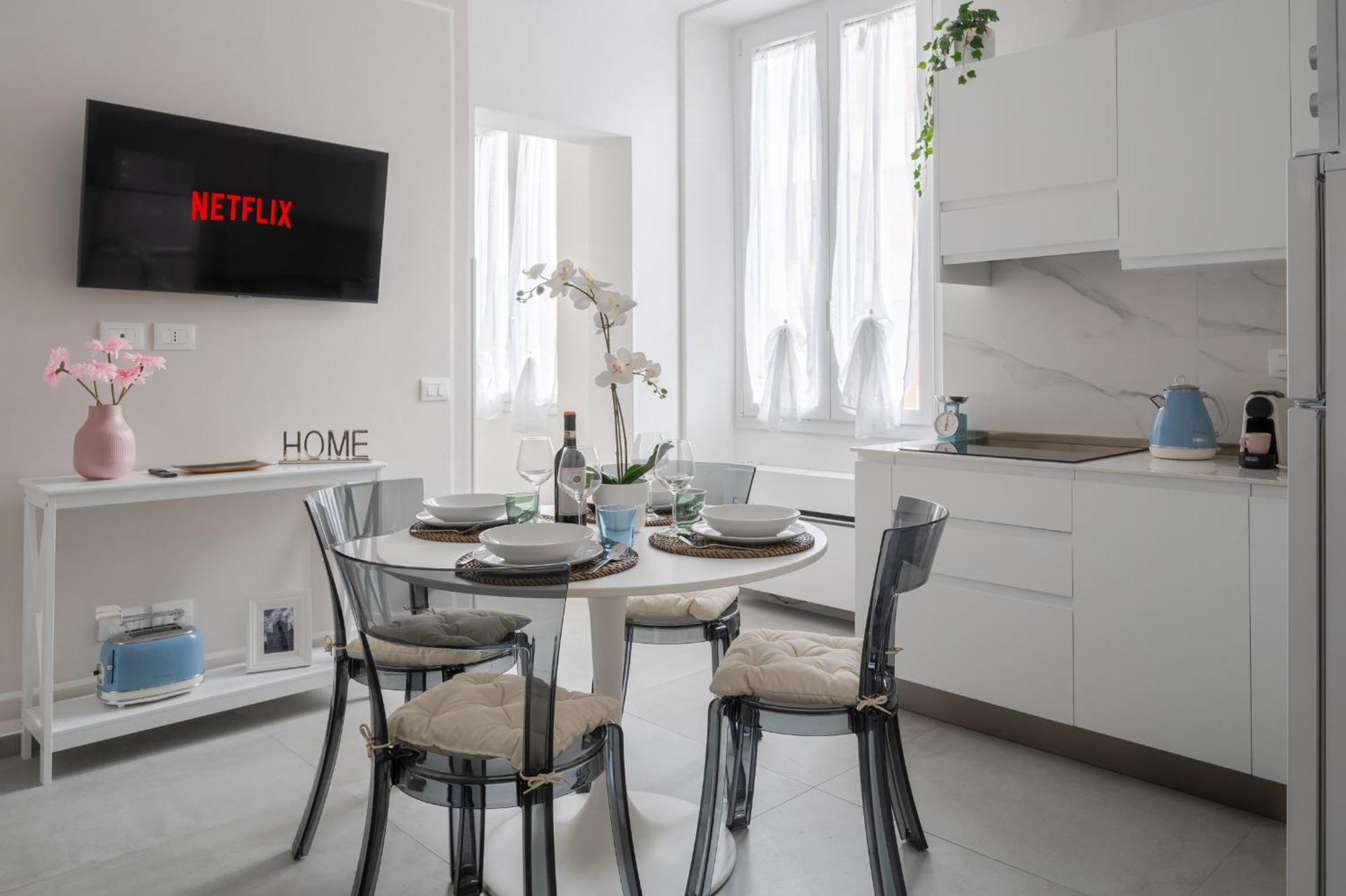 Via Ponte Alle Mosse, 19 - Florence Charming Apartments - A Chic, Newly Renovated Apartment Near Tram Leopolda, A Few Min From Downtown Exterior photo