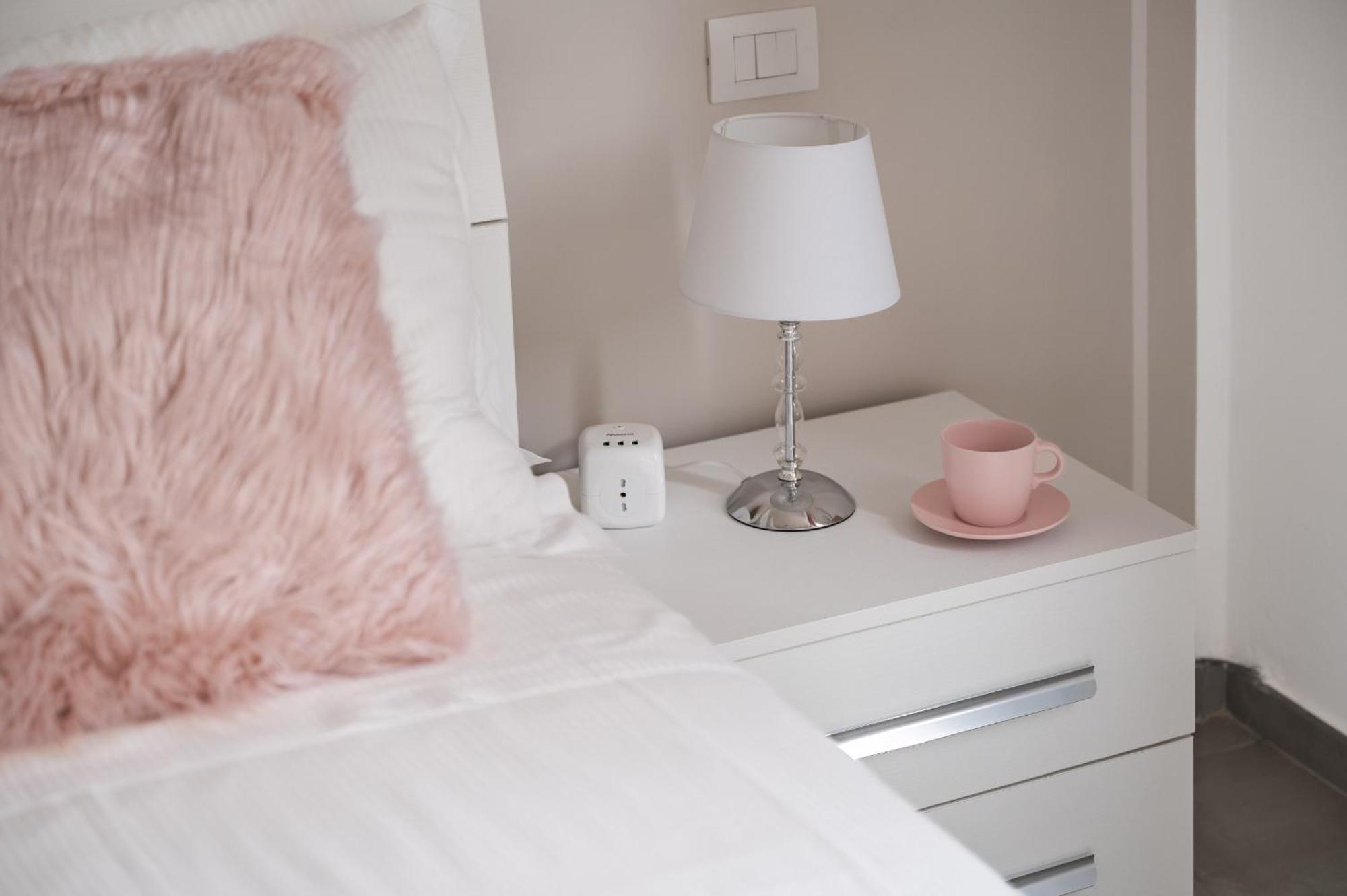 Via Ponte Alle Mosse, 19 - Florence Charming Apartments - A Chic, Newly Renovated Apartment Near Tram Leopolda, A Few Min From Downtown Exterior photo